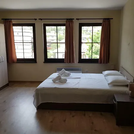 게스트하우스 часовника 3*